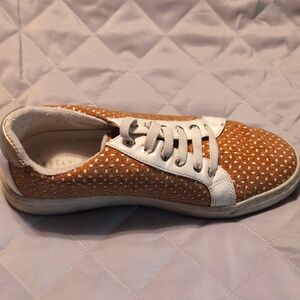 Kelly & Katie Lunavo sneaker brown white slip on size 6.5 M